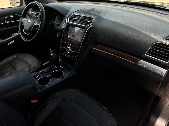 Used 2018 Ford Explorer Limited AWD/4WD image 17
