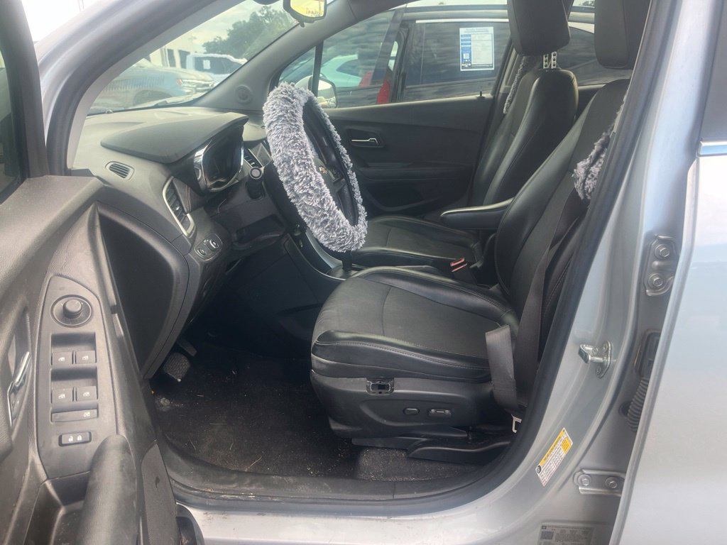 Used 2020 Chevrolet Trax LT w/ Driver Confidence Package FWD image 10