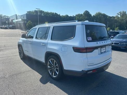Used 2022 Jeep Wagoneer Series III w/ Premium Group I AWD/4WD image 5