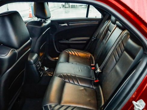 Used 2023 Chrysler 300 C image 20