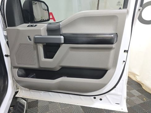 Used 2016 Ford F150 XLT w/ Equipment Group 302A Luxury image 11