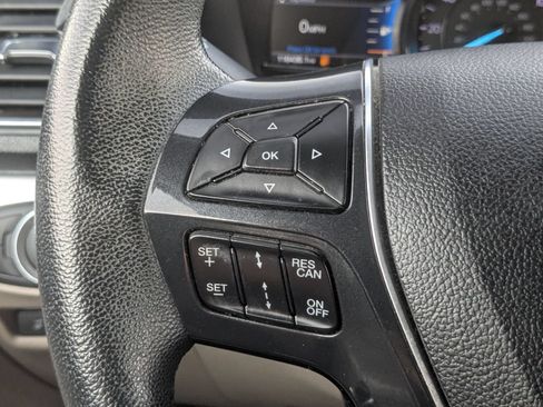 Used 2018 Ford Explorer Limited w/ Equipment Group 301A FWD image 17