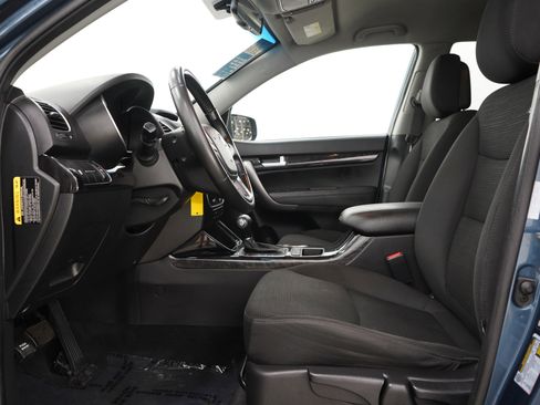 Used 2014 Kia Sorento LX FWD image 19