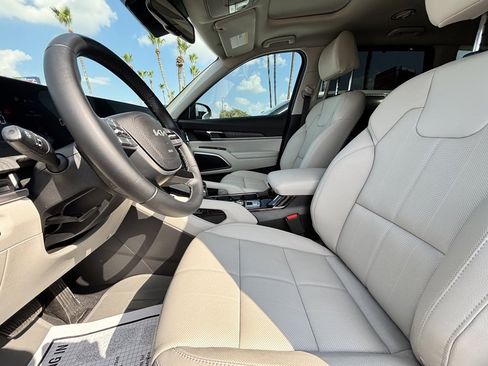 Used 2024 Kia Telluride EX image 14