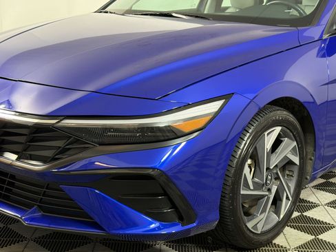 Used 2025 Hyundai Elantra Limited FWD image 9