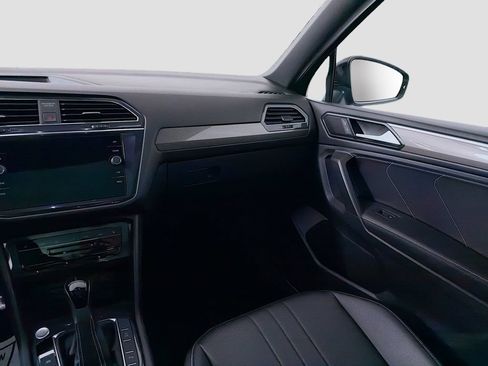 Certified 2023 Volkswagen Tiguan SE R-Line FWD image 23