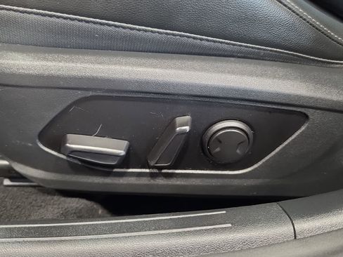Used 2023 Hyundai Elantra Limited FWD image 17
