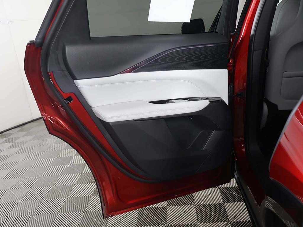 Used 2024 Cadillac Lyriq Sport RWD image 26