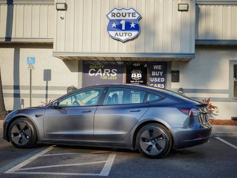 Used 2023 Tesla Model 3 Standard Range RWD image 6