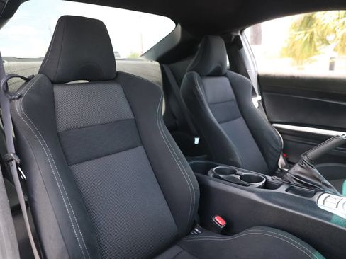 Used 2017 Toyota 86 RWD image 22