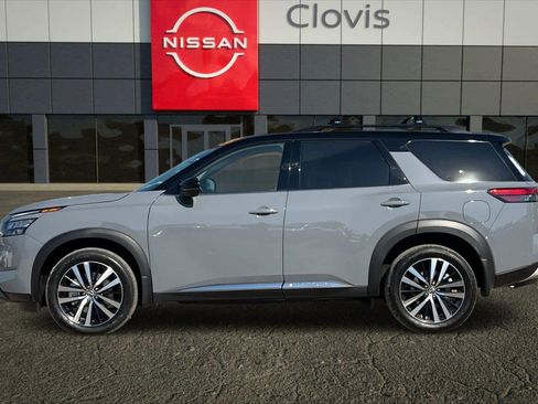 New 2025 Nissan Pathfinder Platinum image 5