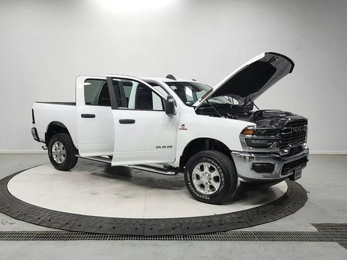 Used 2026 RAM 2500 Big Horn AWD/4WD image 9