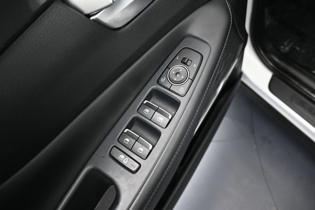 Used 2023 Hyundai Santa Fe SEL w/ Premium Package FWD image 15