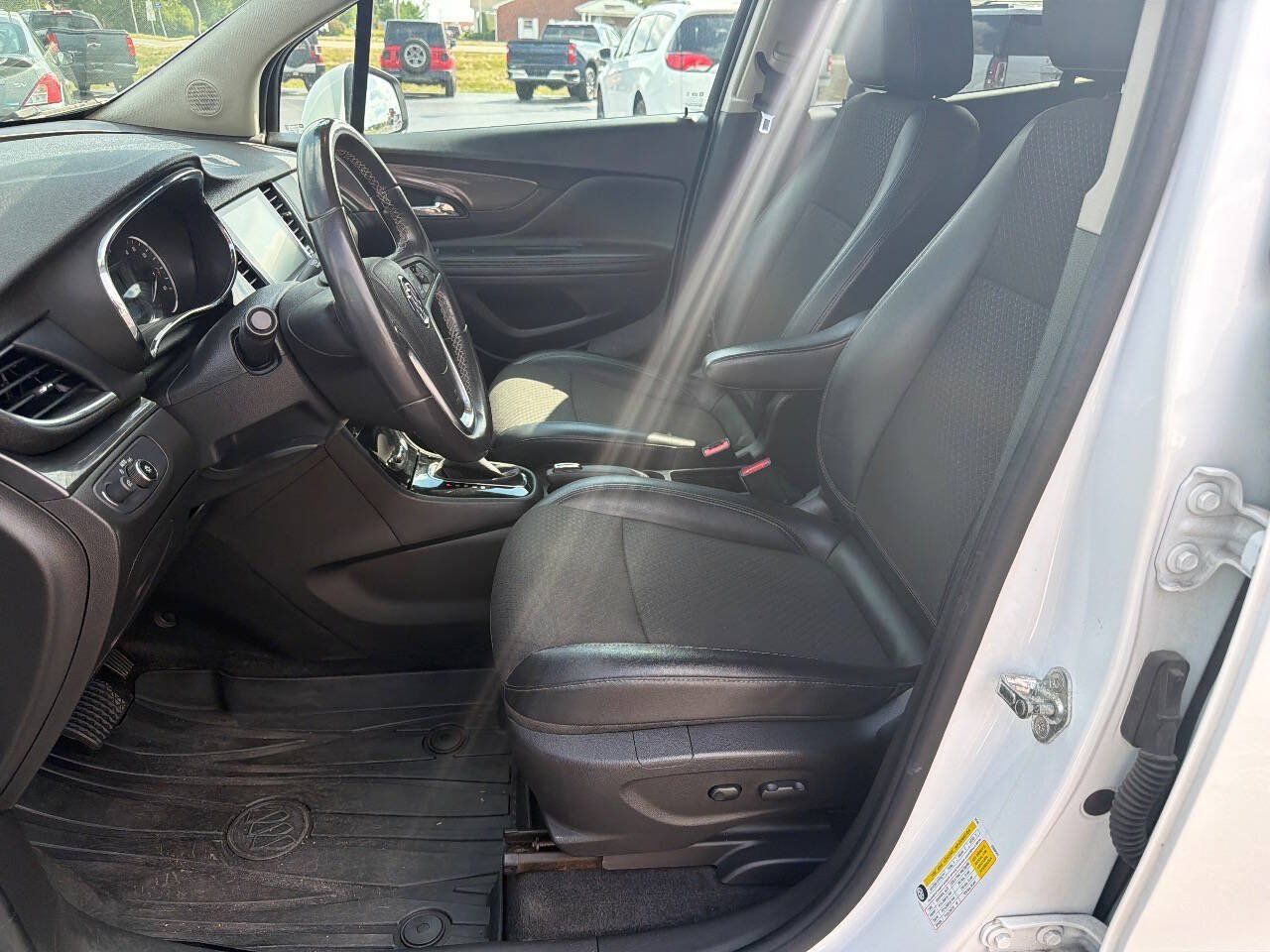 Used 2019 Buick Encore Preferred AWD/4WD image 10