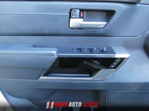 Used 2024 Toyota Tundra Limited AWD/4WD image 49