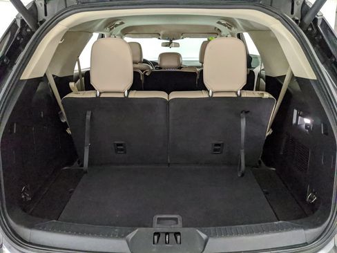 Used 2020 Ford Explorer XLT w/ Equipment Group 202A RWD image 19