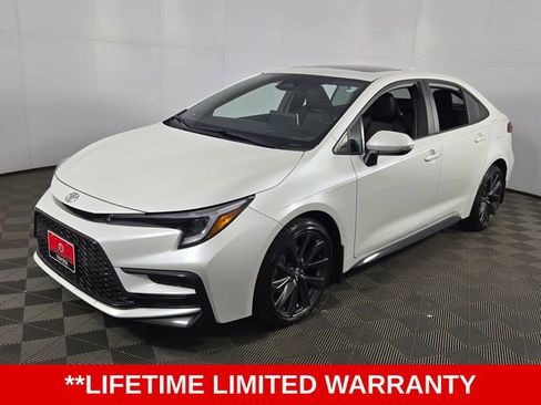 Used 2025 Toyota Corolla XSE image 3