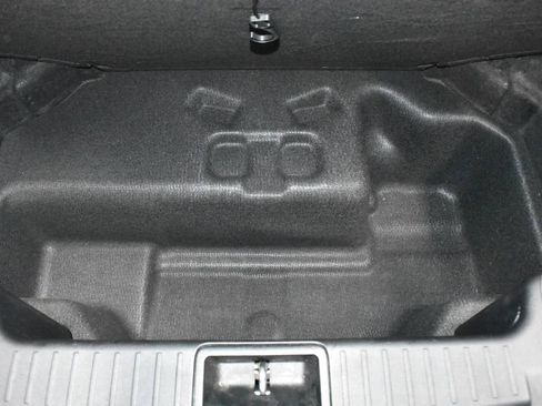 Used 2014 Mercedes-Benz SL 550 image 30