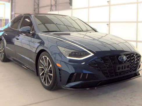 Used 2020 Hyundai Sonata Limited FWD image 2