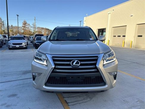 Used 2015 Lexus GX 460 image 2