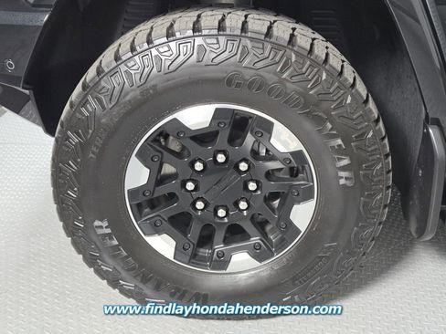 Used 2024 GMC Hummer EV 2X w/ Extreme Off-Road Package image 9