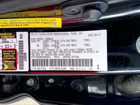 Used 2017 Toyota Tacoma TRD Off-Road w/ Tow Package (A/T) image 33