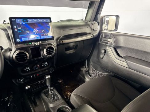 Used 2015 Jeep Wrangler Unlimited Sport w/ Connectivity Group image 21