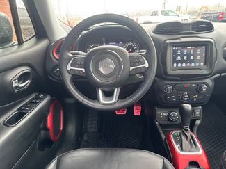 Used 2020 Jeep Renegade Trailhawk w/ Premium Leather Group video 2