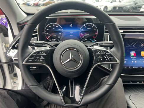Used 2025 Mercedes-Benz E 350 Sedan image 18