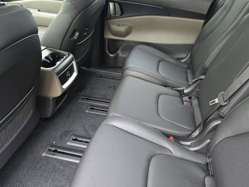 New 2026 Kia Carnival LXS image 10