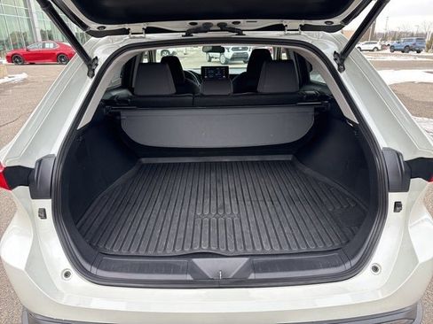 Used 2021 Toyota Venza LE image 13