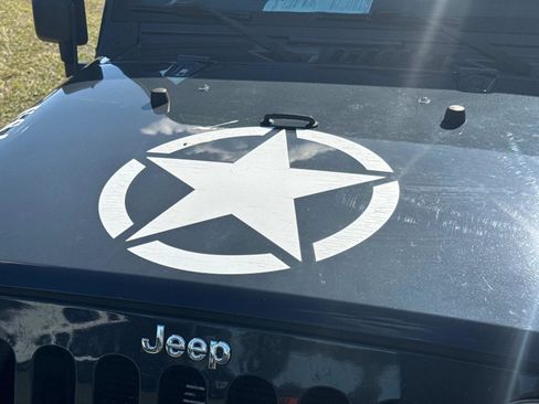 Used 2018 Jeep Wrangler Unlimited Sport w/ Connectivity Group image 10