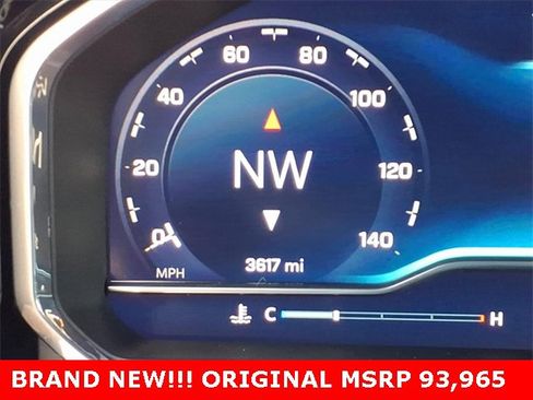 Used 2025 Chevrolet Silverado 2500 High Country w/ High Country Premium Package image 12