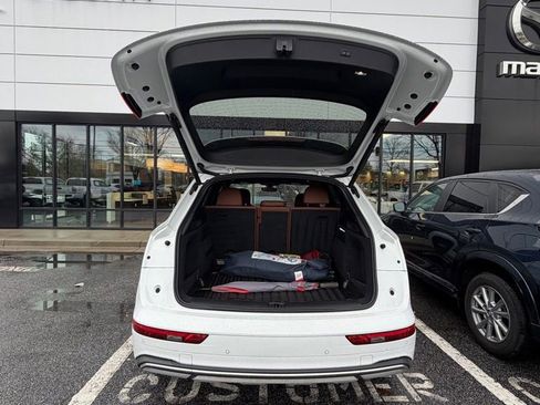 Used 2021 Audi Q5 2.0T Premium w/ Convenience Package image 3