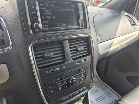 Used 2018 Dodge Grand Caravan GT image 12