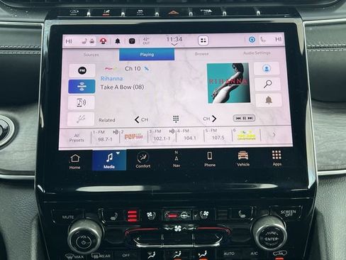 Used 2021 Jeep Grand Cherokee L Overland w/ Luxury Tech Group IV AWD/4WD image 14