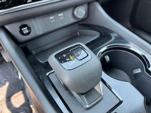 Used 2025 Nissan Rogue SV FWD image 43