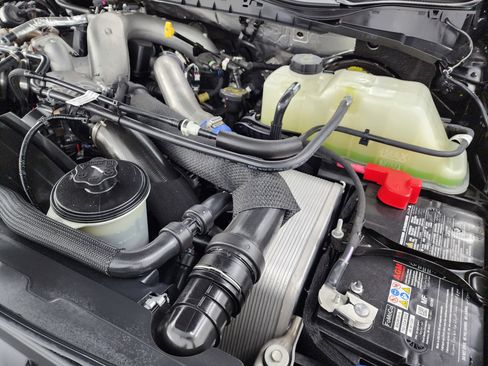 Used 2025 Ford F250 XLT w/ Black Appearance Package image 19