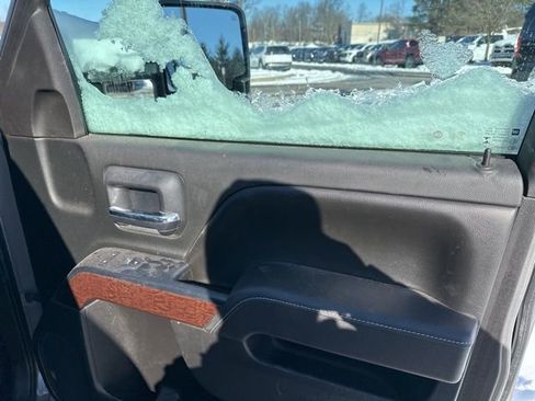 Used 2017 GMC Sierra 1500 SLE w/ SLE Value Package image 18