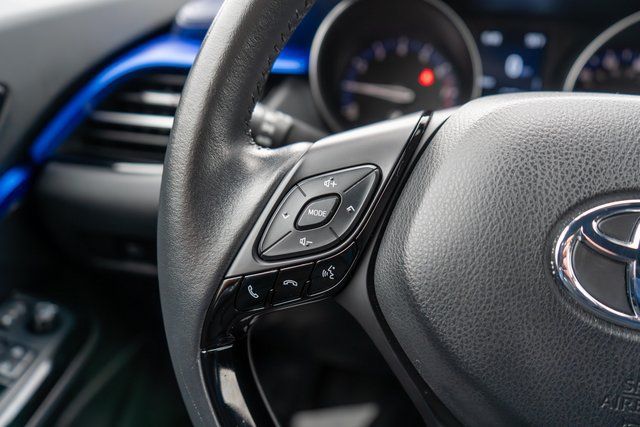 Used 2022 Toyota C-HR FWD image 13