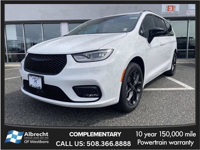 New 2026 Chrysler Pacifica Select w/ S Appearance Package