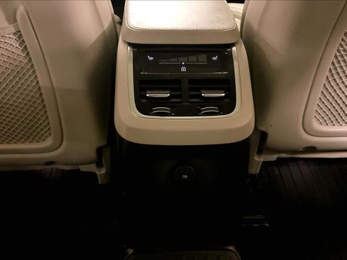 Used 2022 Volvo XC90 T8 Inscription w/ Lounge Package image 33