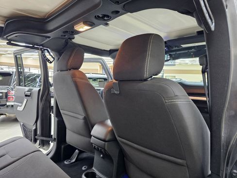 Used 2017 Jeep Wrangler Unlimited Sahara w/ Connectivity Group image 24