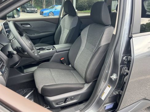 Certified 2023 Nissan Rogue SV AWD/4WD image 17