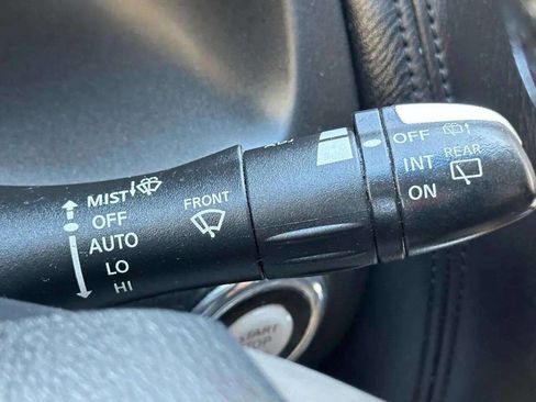 Used 2011 INFINITI QX56 4WD w/ Theater Pkg image 12