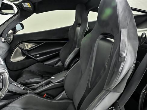 Used 2018 McLaren 720S RWD image 23