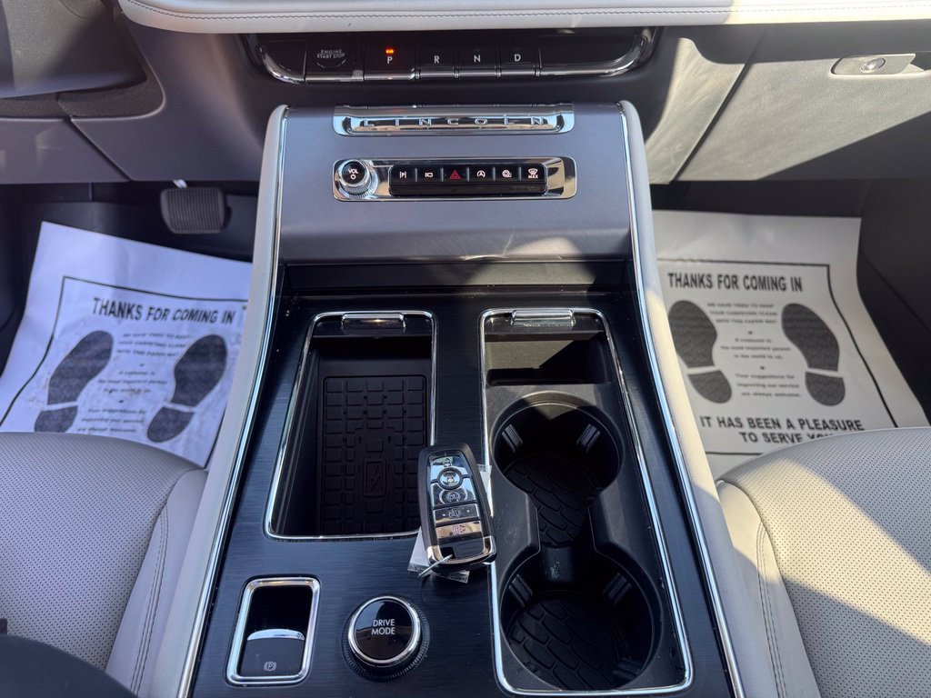 Used 2026 Lincoln Aviator AWD image 19