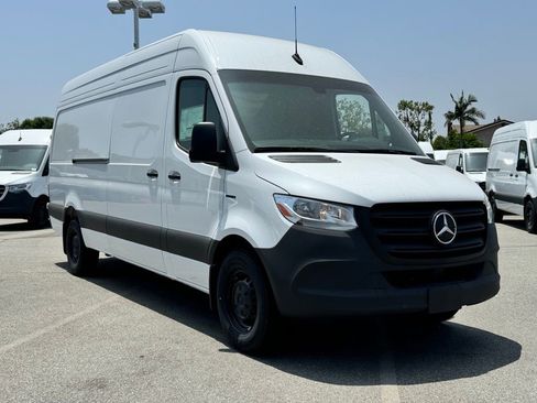 Used 2024 Mercedes-Benz eSprinter 170 Cargo image 2