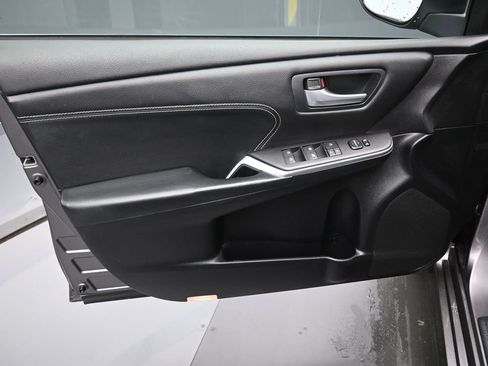 Used 2016 Toyota Camry XLE image 11
