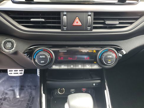 Used 2024 Kia Forte GT-Line w/ GT-Line Premium Package image 23